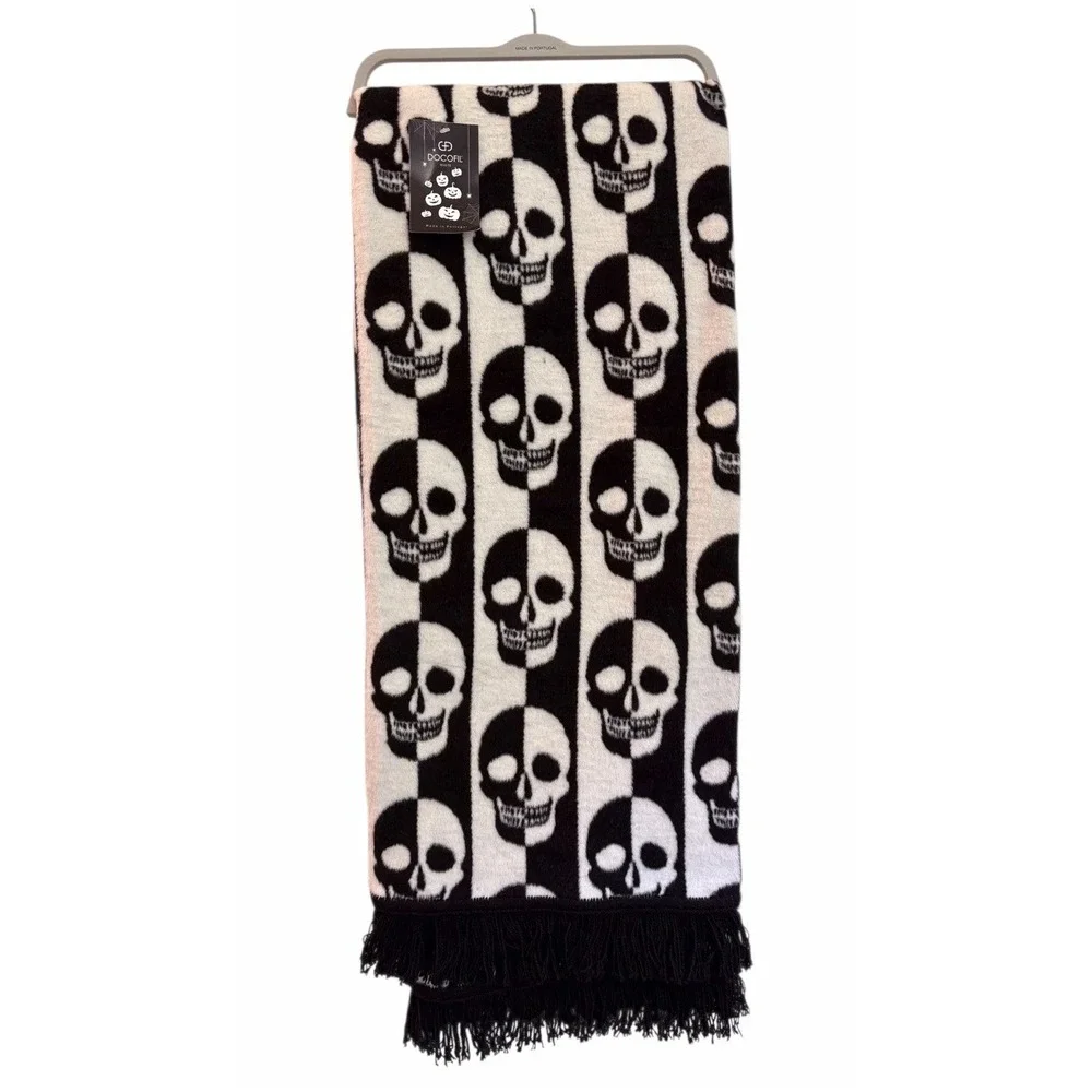 Halloween Skulls Black And White Reversible Throw With Fringe 51